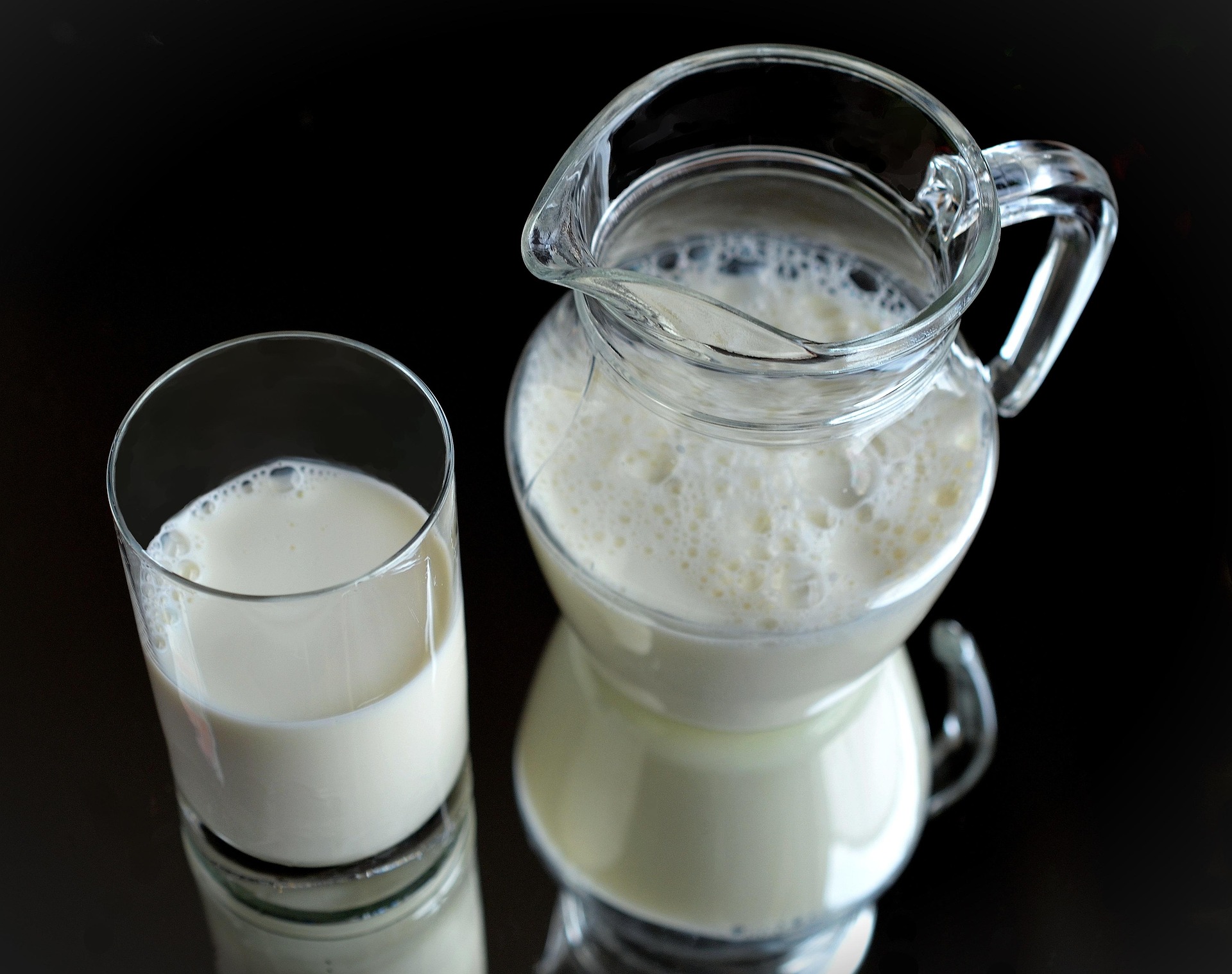 Symptoms of Calcium Deficiency: Signs and Causes